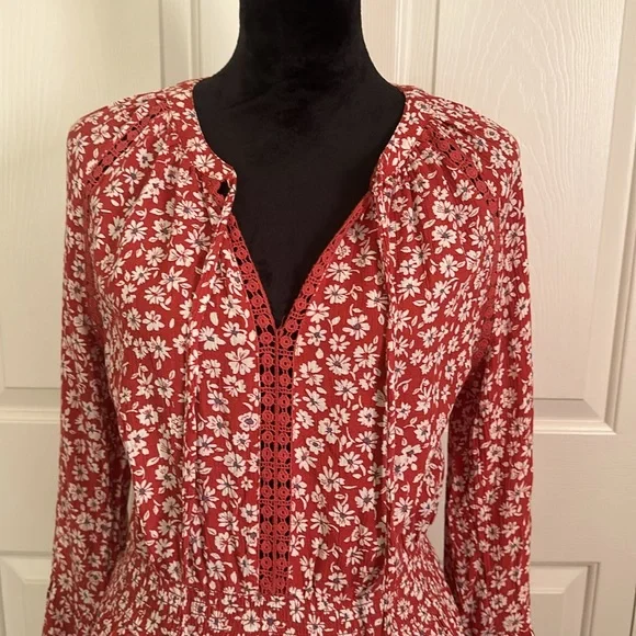 💖American Rag rust/cream dress with lace details. - Picture 3 of 6